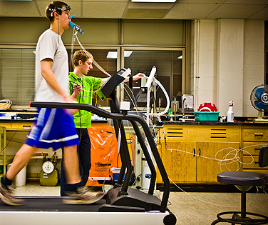 UB Specialized Exercise Regimen Shown to Relieve Prolonged Concussion Symptoms | UB Reporter